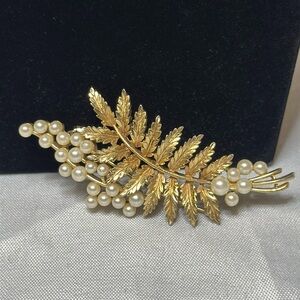 Vintage Crown Trifari Faux Pearl Brooch Signed Fern Branch